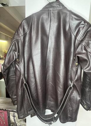Брендовая кожаная куртка итальянского производителя3 фото