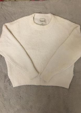 Брендовый свитер