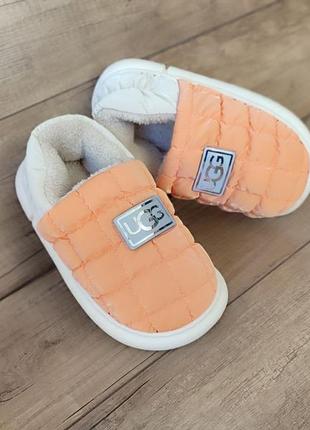 Жовтогарячі капці дутики уги, теплі на хутрі сліпони мокасини ugg2 фото