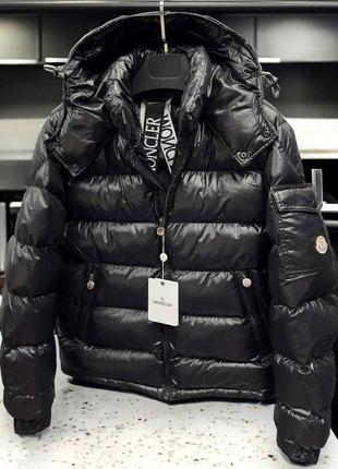 Зимова куртка moncler