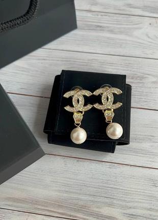 Сережки  в стилі chanel