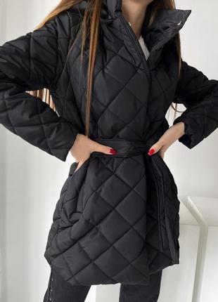 Куртка женская теплая весенняя на весну демисезонная стеганая базовая с капюшоном утепленная черная бежевая коричневая батал длинная с поясом батал10 фото