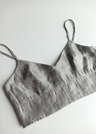 Красивый стильный серебристый топ