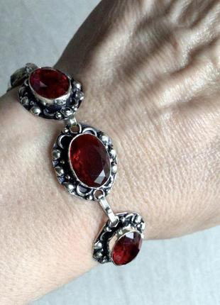 Индия, браслет с рубиновыми кварцами. длина 18,5 см