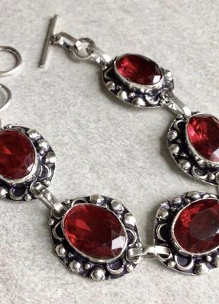 Индия, браслет с рубиновыми кварцами. длина 18,5 см