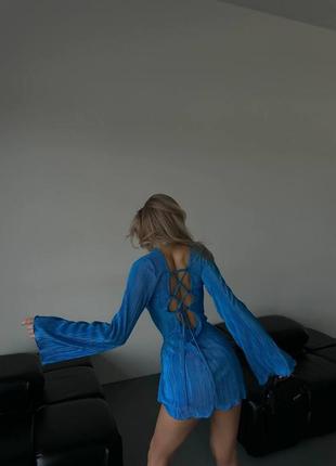 Платье мини рукава клеш с открытой спинкой на завязках по фигуре платье черная голубая бежевая элегантная вечерняя трендовая стильная4 фото