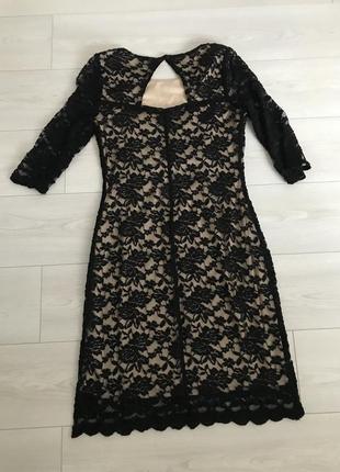 Мереживна ошатна сукня-футляр