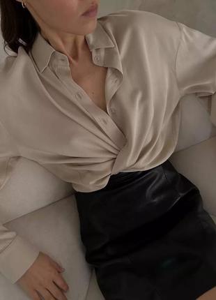 Рубашка блузка блуза женская свободная легкая оверсайз базовая нарядная романтическая на свидание весенняя однотонная красивая черная бежевая6 фото