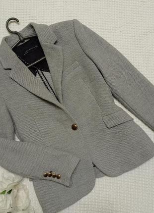 Піджак по фігурі zara