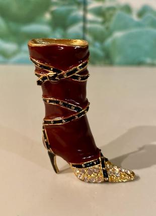 Британия 🇬🇧 брошь сапожок 👢эмаль кристаллы swarovski родиевое покрытие