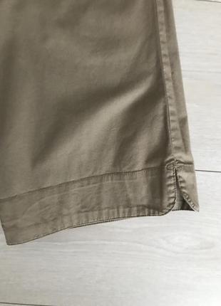 Практичные бежевые бриджи