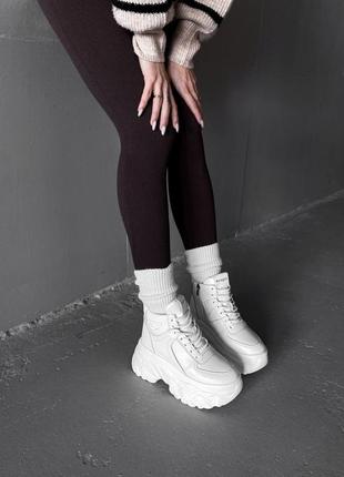 Зимние женские кроссовки на высокой подошве белые6 фото