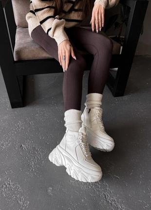 Зимние женские кроссовки на высокой подошве белые3 фото