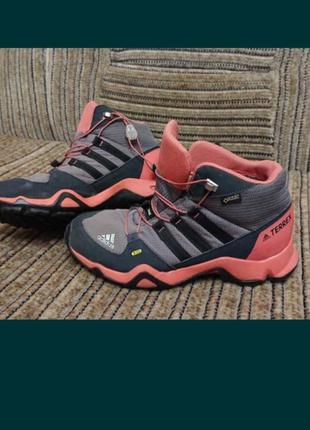 Женские трекинговые кроссовки adidas terrex3 фото