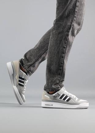 Чоловічі кросівки adidas forum 84 low / адідас / демісезонні / весняні, літні, осінні / взуття / шкіра, замша, нубук / білі, чорні, сірі