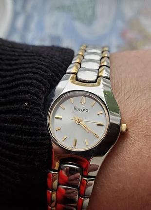 Bulova кварцевые женские часы1 фото