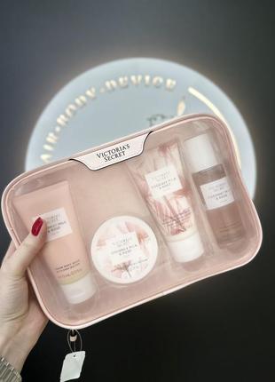 Набор natural victoria’s secret coconut &amp; rose подарочный набор в косметичке