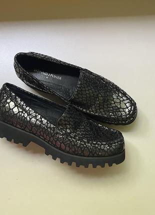 Туфлі з натуральної шкіри на товстій підошві