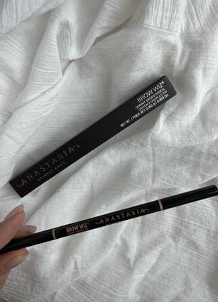 Anastasia beverly hills brow wiz карандаш для бровей - soft brown