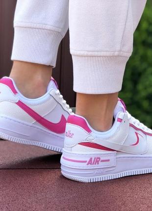 Шикарные женские кроссовки nike air force 1 shadow белые с малиновым3 фото