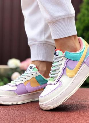 Трендовые женские кроссовки nike air force 1 shadow белые цветные2 фото