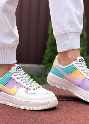 Трендовые женские кроссовки nike air force 1 shadow белые цветные4 фото