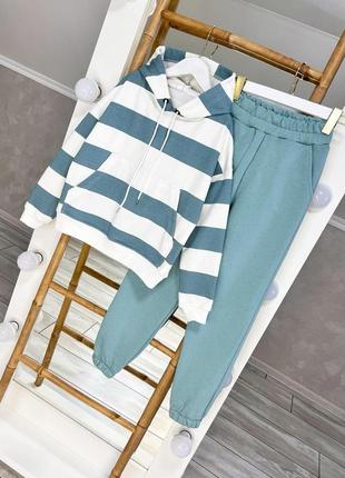 Костюм на дівчинку