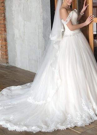 Свадебное платье со шлейфом1 фото