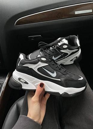 Nike pro black white