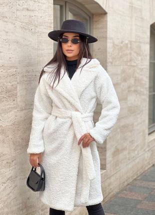 Жіноче біле тепле м'яке затишне трендове стильне пальто тедді еко-хутро баранець 2024