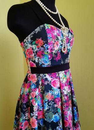 Міні сукня в квітковий принт на бретелях італія4 фото
