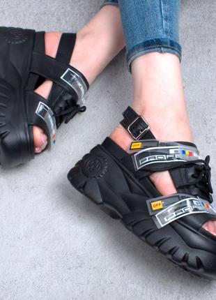 Стильные черные босоножки сандалии на платформе массивные модные