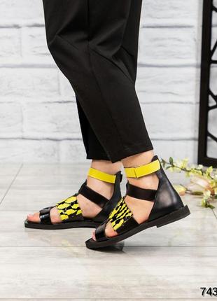 Новая коллекция сандалии с ремешком  натуральная лаковая кожа