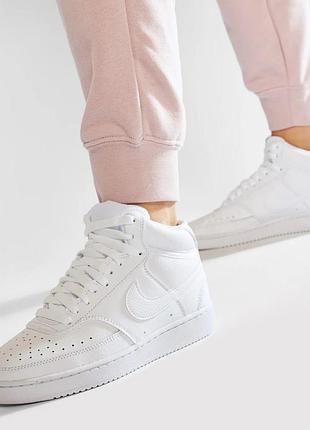 Шкіряні кросівки nike оригінал 36 розміру в ідеальному стані