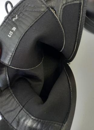 Демисезонные женские ботинки кожаные чёрные из натуральной кожи на шнуровке с молнией высокая подошва7 фото