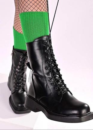 Зимние черные  ботинки женские на шнуровке с квадратным носком.1 фото