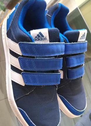 Кросівки adidas розмір 38