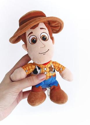 Плюшевий дуже милий шериф вуді з історіі іграшок