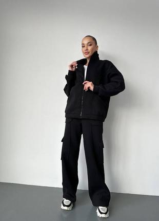 Женский теплый костюм брюки карго фактурные швы кармана +кофта на молнии акцентные швы на рукавах9 фото
