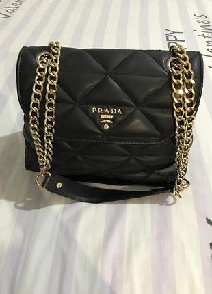Сумка prada на цепочке