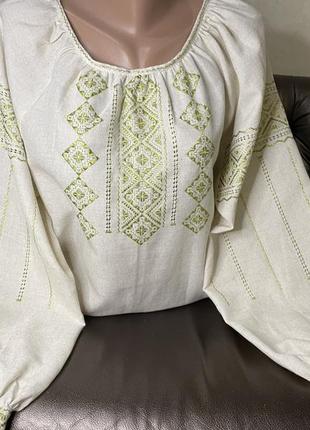 Низинка. стильна жіноча вишиванка на сірому льоні ручної роботи. ж-2329