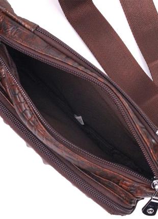 Модна поясна сумка з натуральної шкіри з фактурою під крокодила 21298 vintage коричнева3 фото