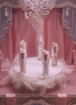 Сияющие жидкие тени-глиттеры flower knows #05 подводка для глаз косметика swan ballet глиттер