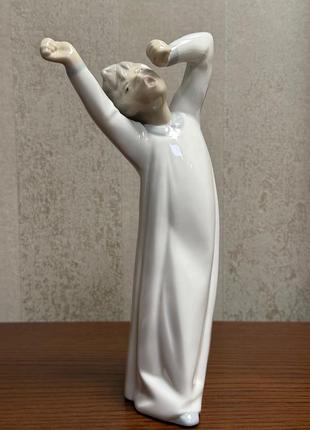 Порцелянова статуетка lladro «звивальний хлопчик».