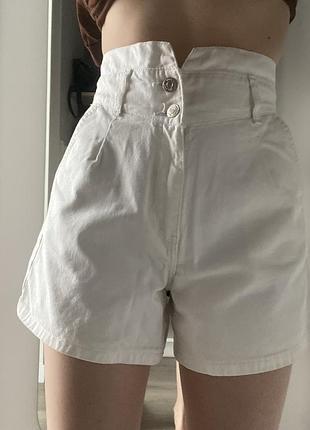 Белые шорты голди