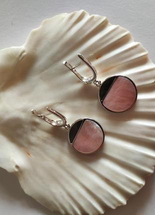 Стильні срібні сережки з натуральним рожевим перламутром круглі висячі сережки підвіски зі срібла3 фото