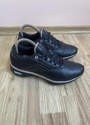 Фірмові шкіряні кросівки reebok easytone 37,5