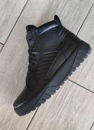 Чорні черевики утеплені хутром 41 42 розмір