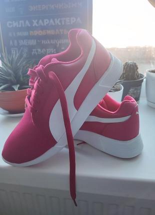 Малиновые кроссовки puma6 фото