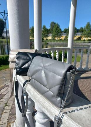Элегантная стеганная сумочка клатч женская серая под клапаном, с цепочкой, высокого качества6 фото